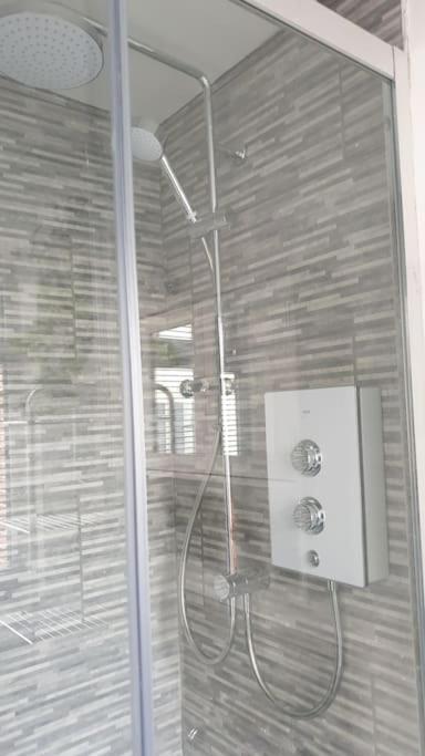 Near Liverpool Double Bedroom Hideaway Wirral Esterno foto