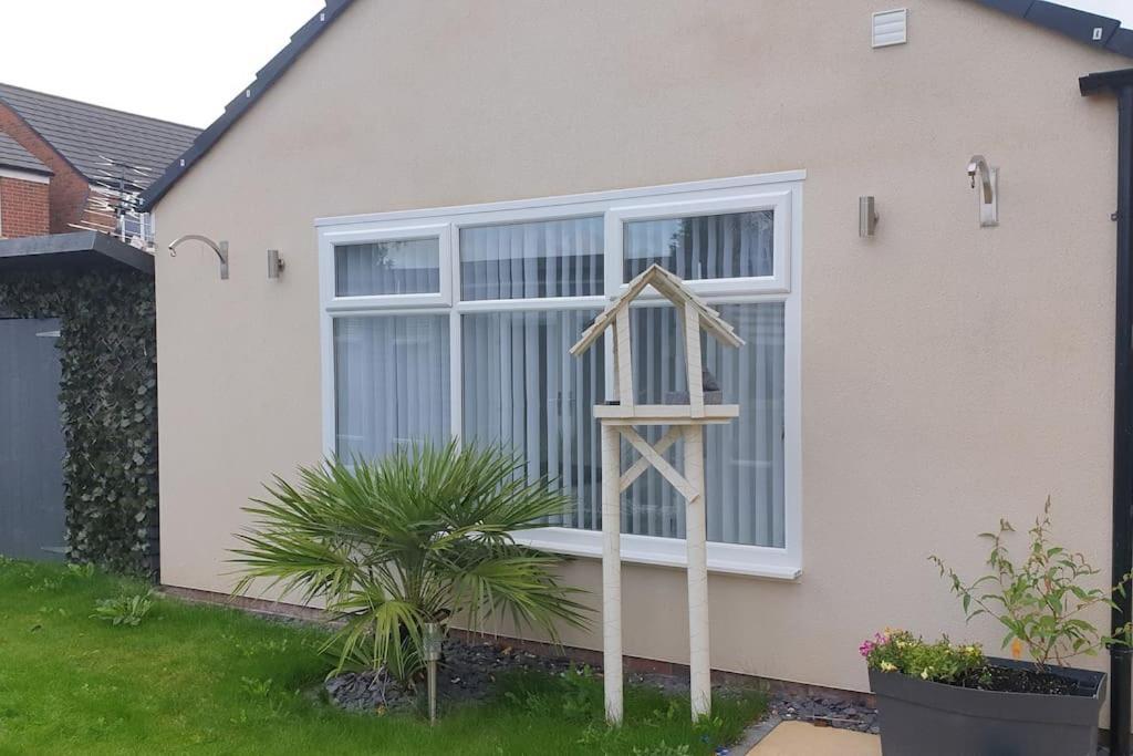 Near Liverpool Double Bedroom Hideaway Wirral Esterno foto