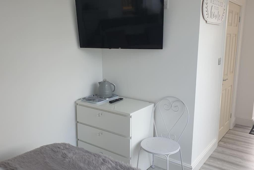 Near Liverpool Double Bedroom Hideaway Wirral Esterno foto