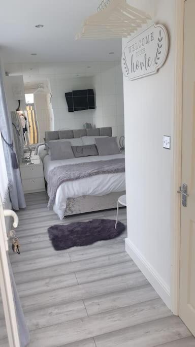 Near Liverpool Double Bedroom Hideaway Wirral Esterno foto